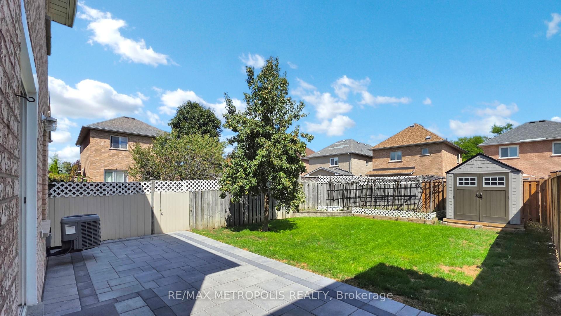 Photo 45 of 63 Whitefaulds Road, Vaughan, Maple — HOMEH