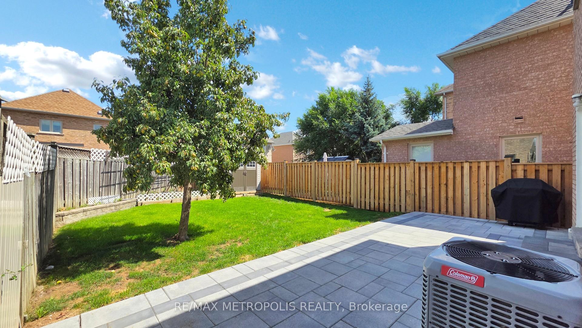 Photo 46 of 63 Whitefaulds Road, Vaughan, Maple — HOMEH