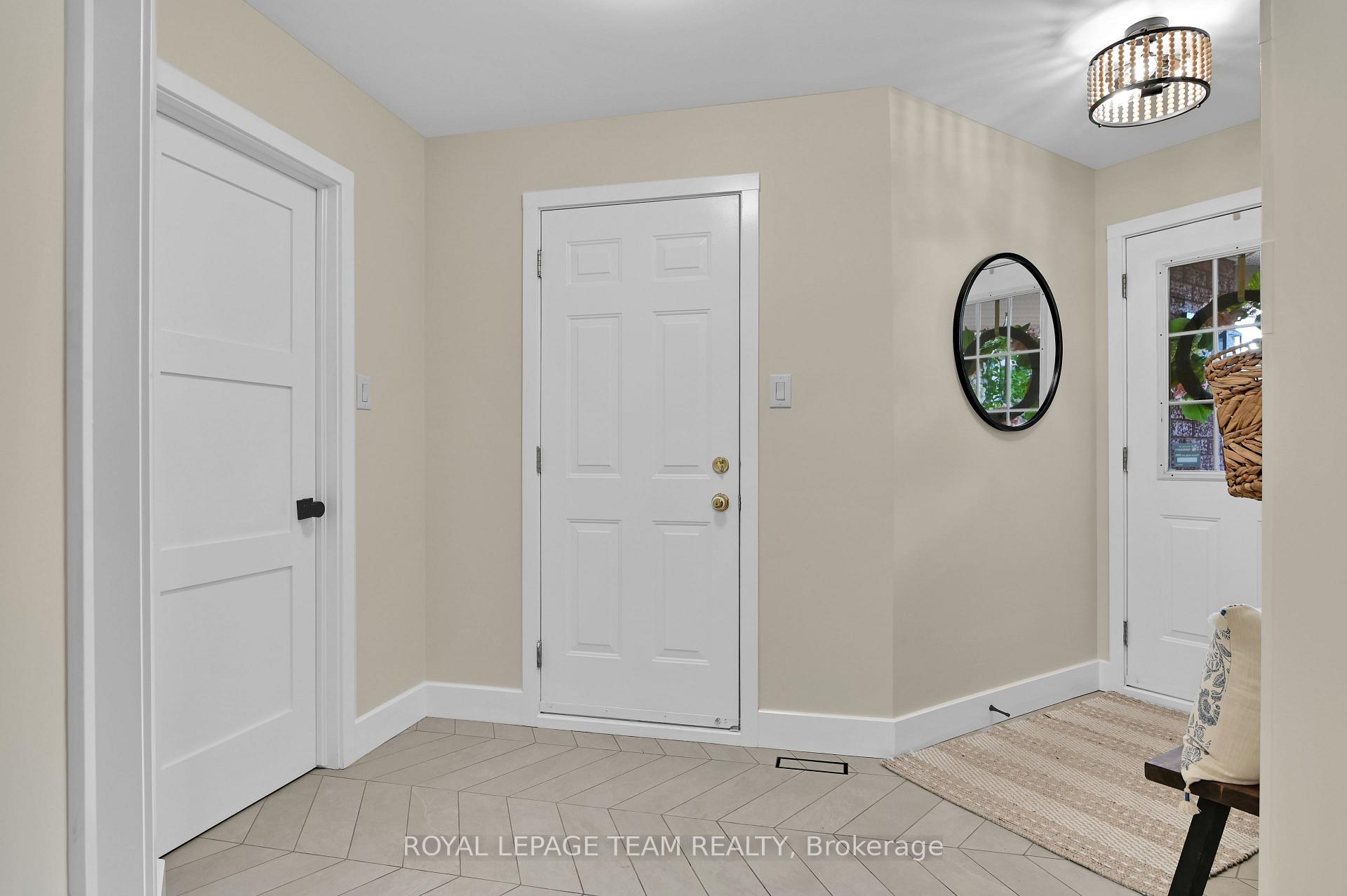 Photo 2 of 4156 Wolfe Point Way, Ottawa, Riverside South/Gloucester Glen — HOMEH