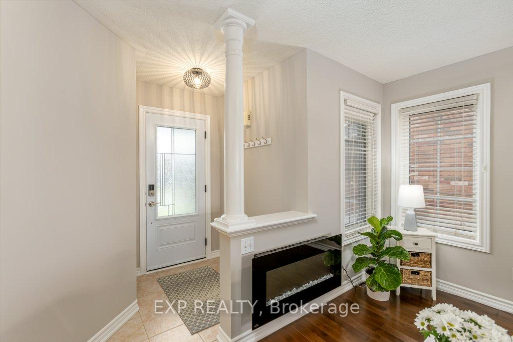 Photo 5 of 20 Scepter Place, Whitby, Rolling Acres — HOMEH