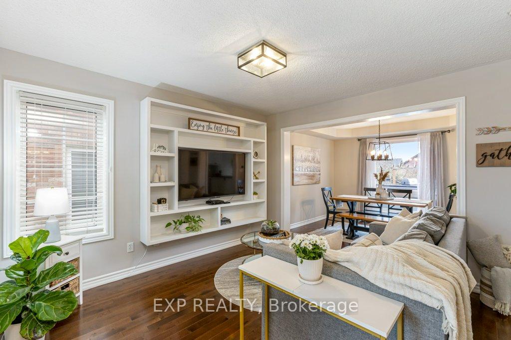 Photo 6 of 20 Scepter Place, Whitby, Rolling Acres — HOMEH