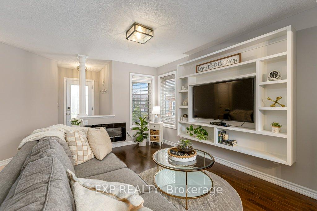 Photo 7 of 20 Scepter Place, Whitby, Rolling Acres — HOMEH