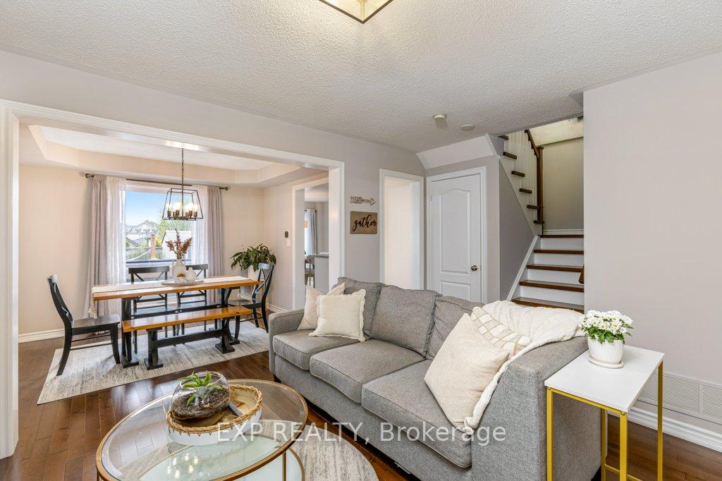 Photo 8 of 20 Scepter Place, Whitby, Rolling Acres — HOMEH