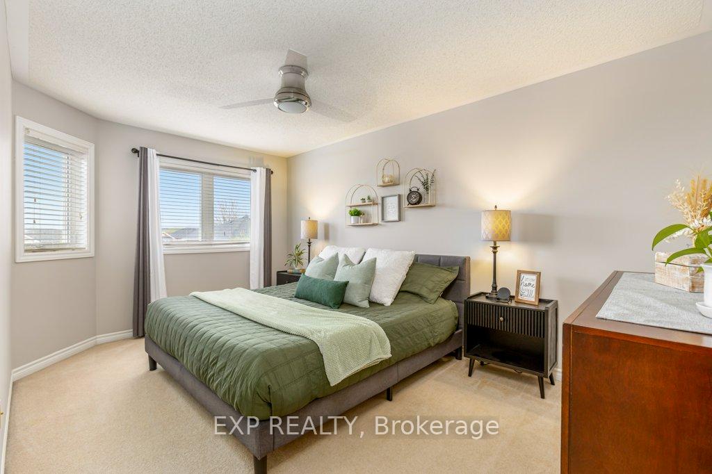 Photo 18 of 20 Scepter Place, Whitby, Rolling Acres — HOMEH