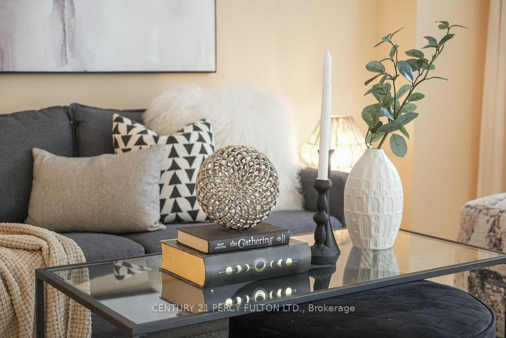 Photo 6 of 626 Creekview Circle, Pickering, West Shore — HOMEH