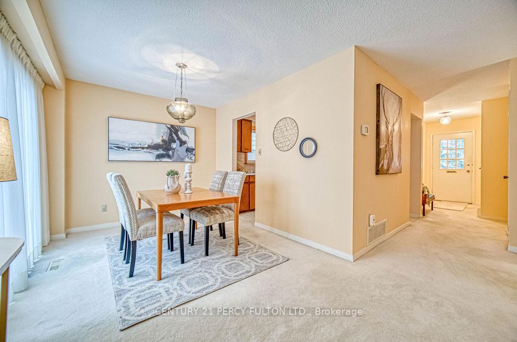 Photo 10 of 626 Creekview Circle, Pickering, West Shore — HOMEH