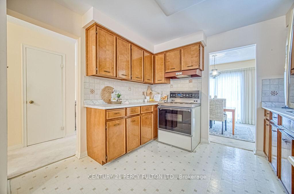 Photo 14 of 626 Creekview Circle, Pickering, West Shore — HOMEH
