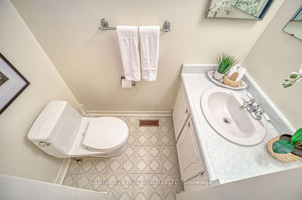 Photo 19 of 626 Creekview Circle, Pickering, West Shore — HOMEH