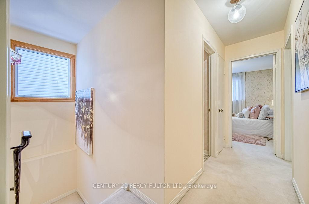 Photo 20 of 626 Creekview Circle, Pickering, West Shore — HOMEH