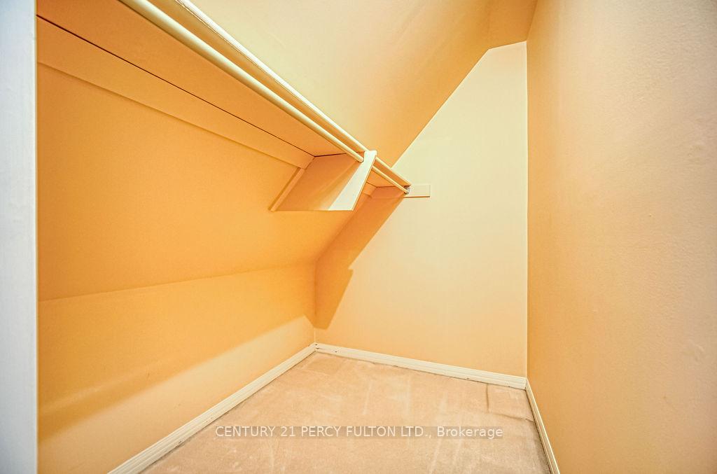Photo 25 of 626 Creekview Circle, Pickering, West Shore — HOMEH
