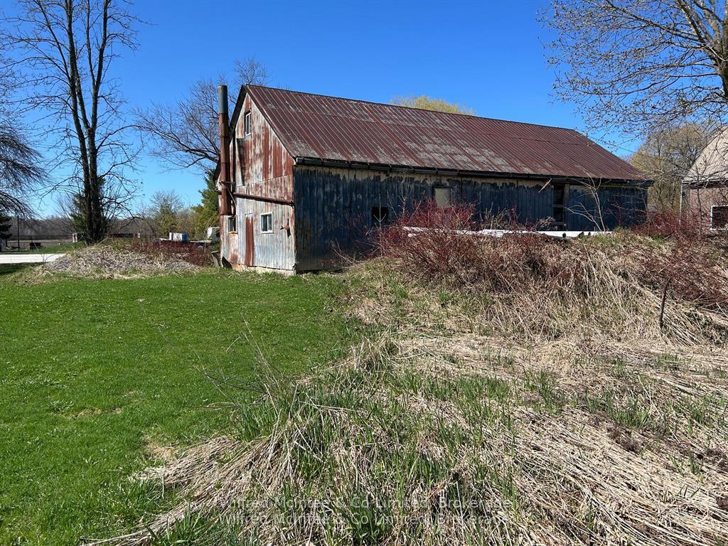 Photo 8 of 1348 Bruce 15 Road, Brockton — HOMEH