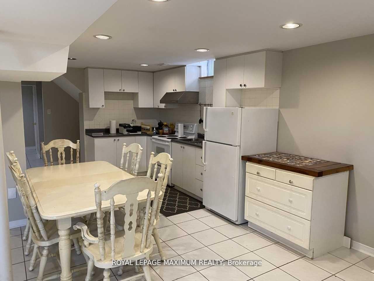 Photo 3 of 140 Andy Crescent, Vaughan, Elder Mills — HOMEH
