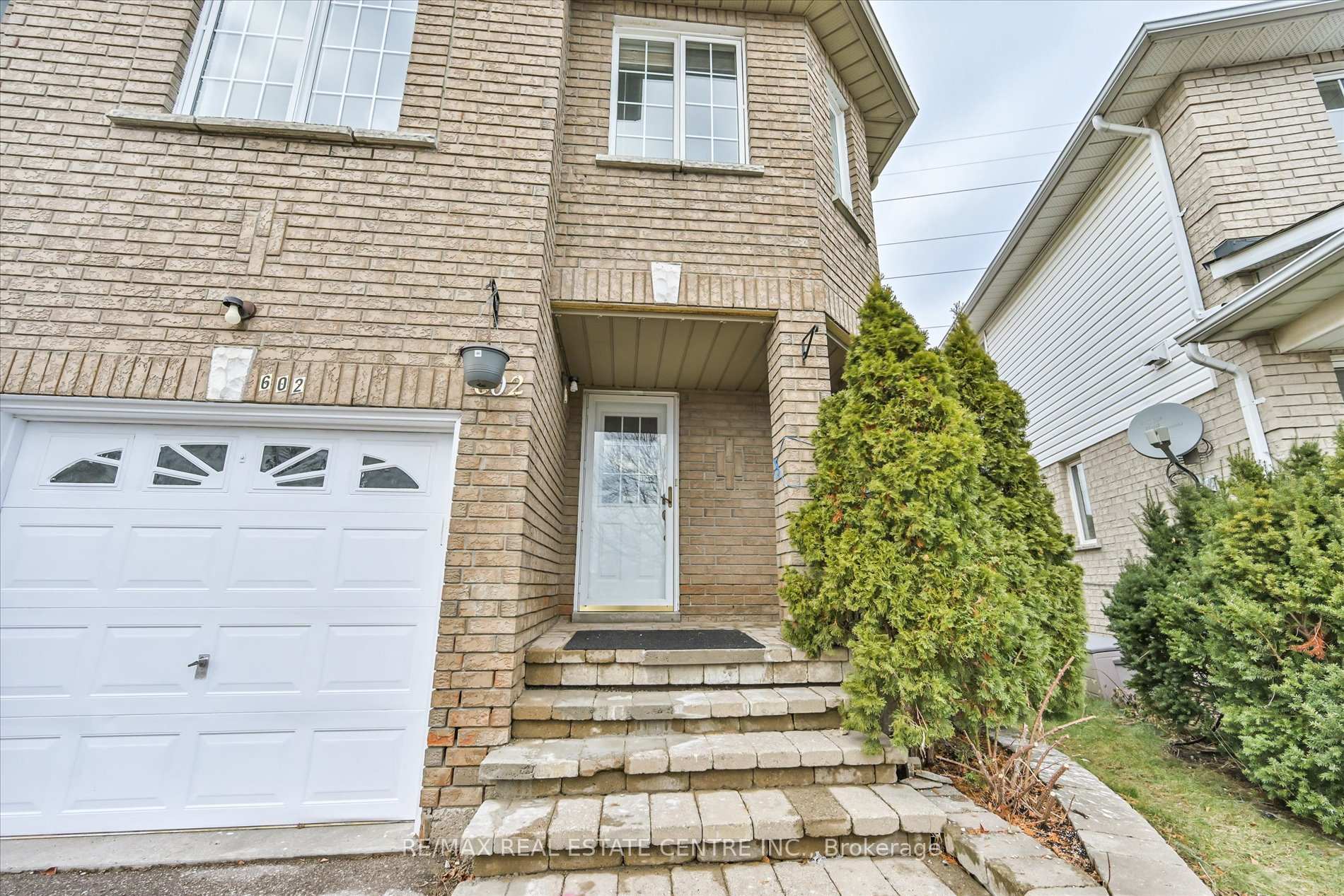 Photo 3 of 602 Amaretto Avenue, Pickering, Amberlea — HOMEH