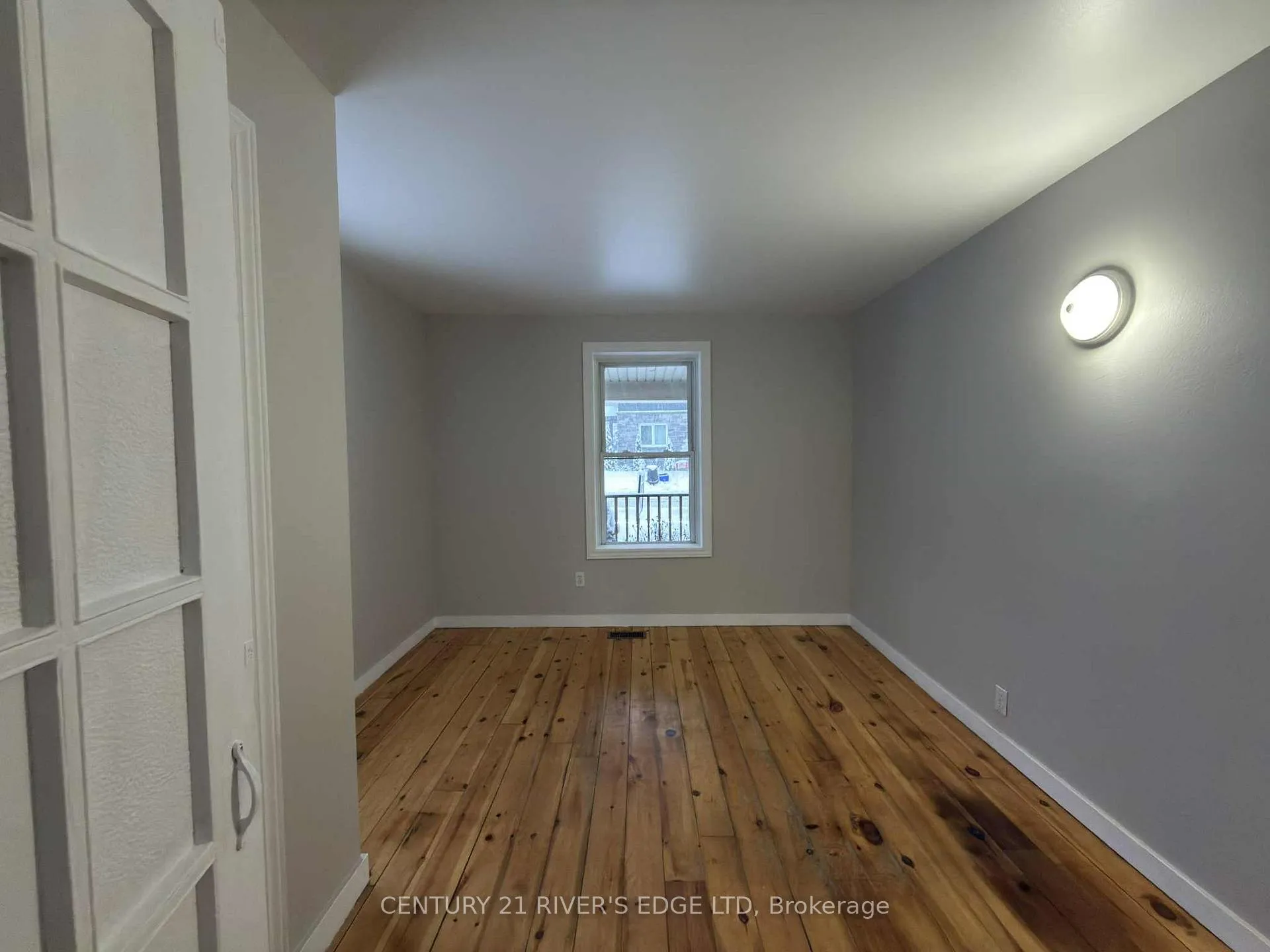 Photo 4 of 12 Pearl Street E, Brockville — HOMEH