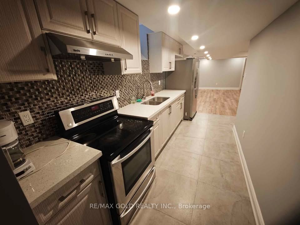 Photo 14 of 21 Savita Road, Brampton, Fletcher's Meadow — HOMEH
