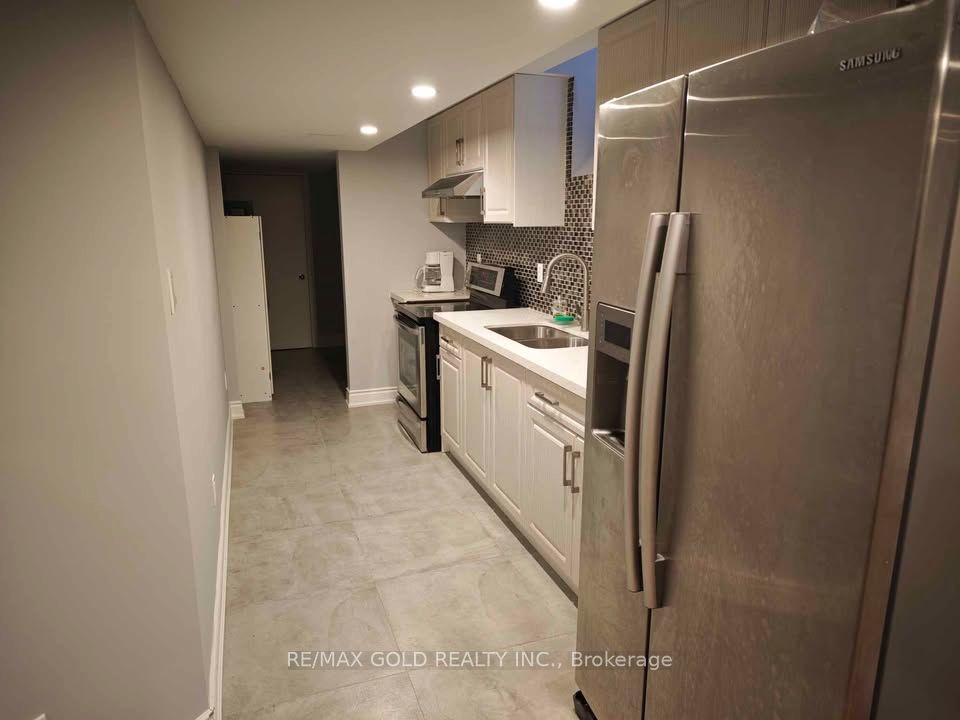 Photo 12 of 21 Savita Road, Brampton, Fletcher's Meadow — HOMEH