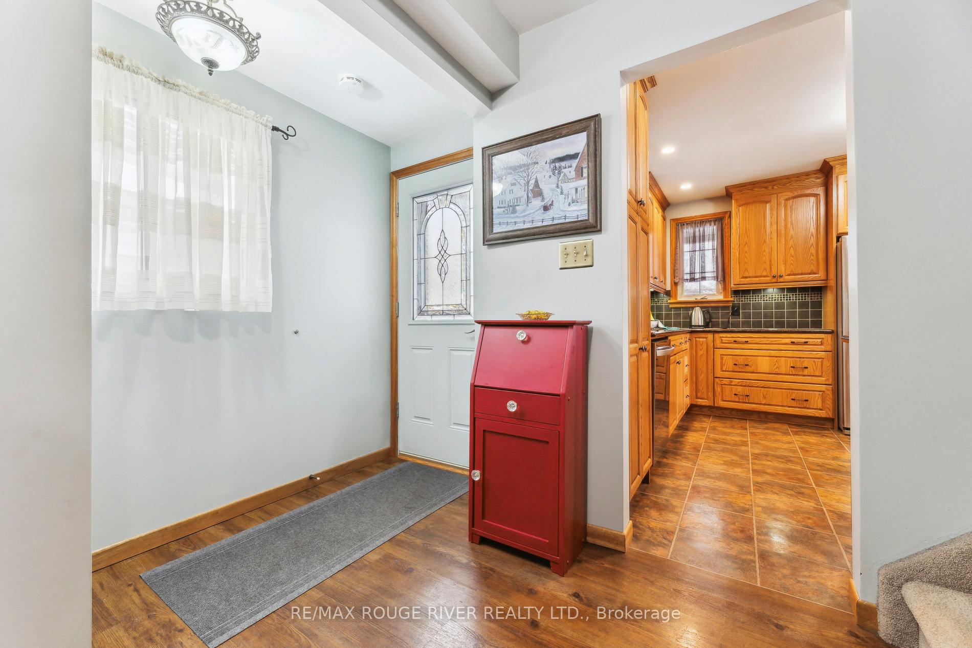 Photo 7 of 721 Victory Drive, Pickering, West Shore — HOMEH