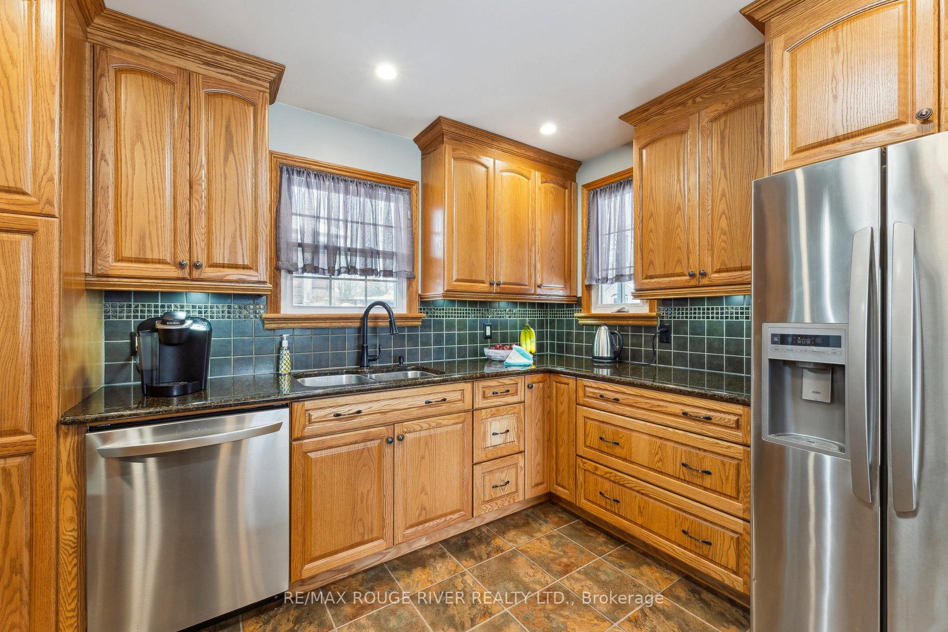 Photo 10 of 721 Victory Drive, Pickering, West Shore — HOMEH