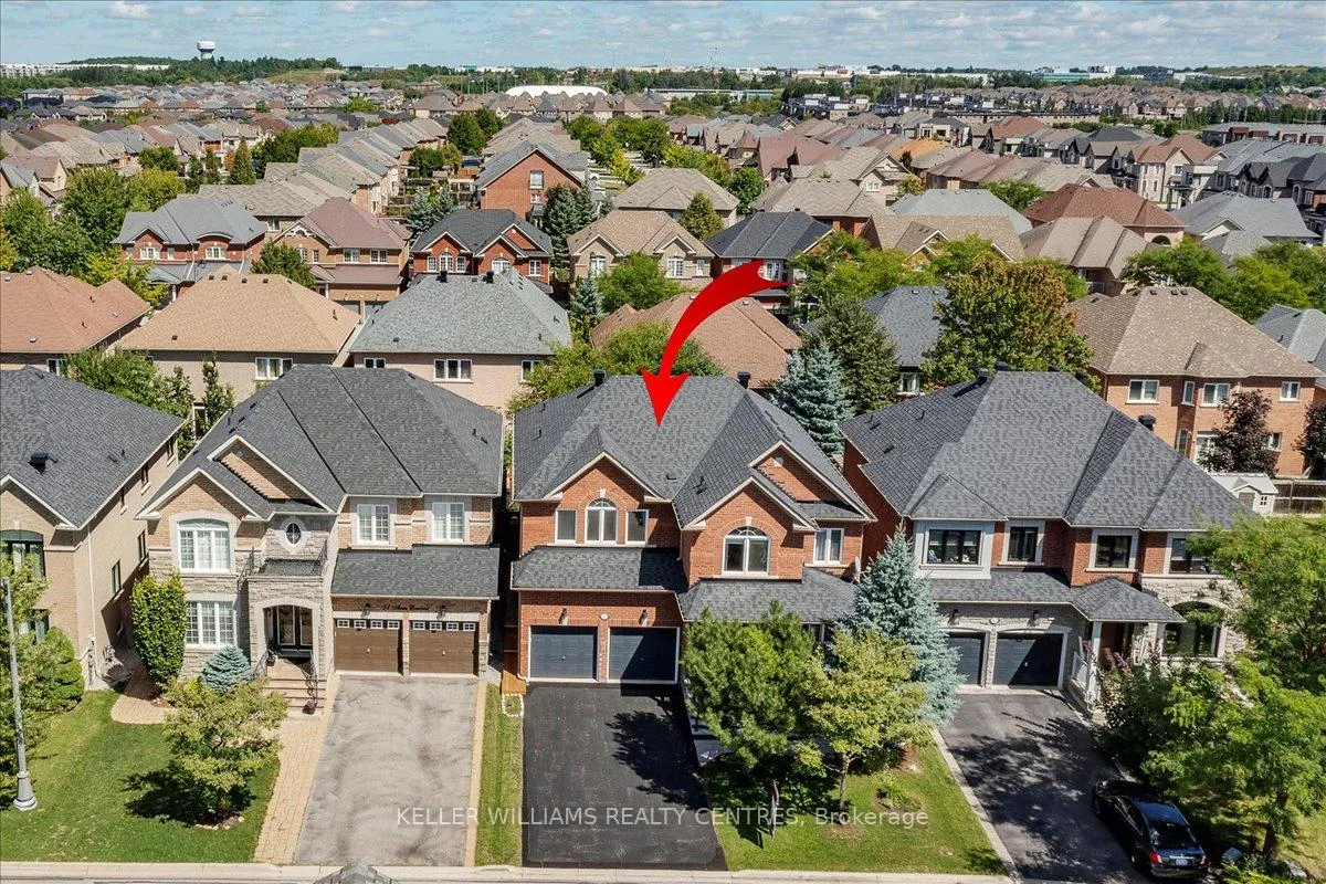Photo 4 of 47 Ames Crescent, Aurora, Bayview Northeast — HOMEH