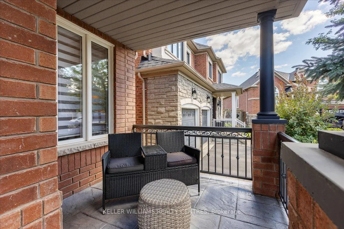 Photo 5 of 47 Ames Crescent, Aurora, Bayview Northeast — HOMEH