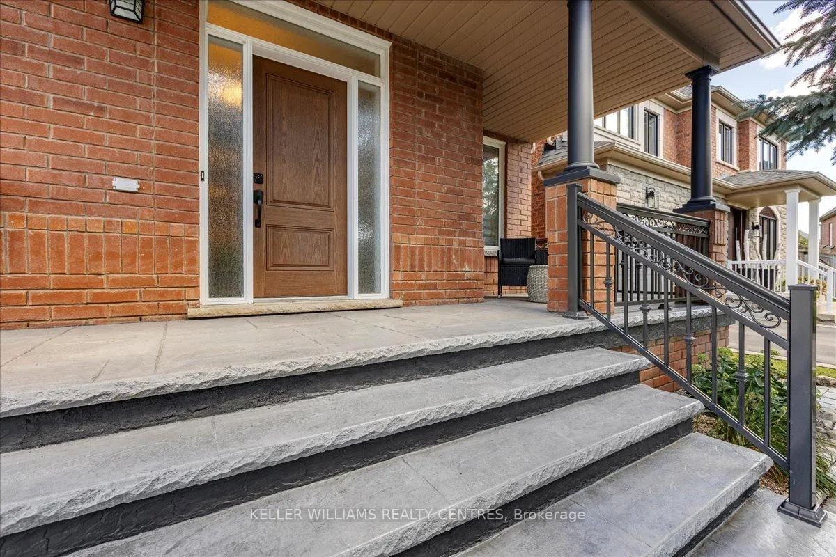 Photo 6 of 47 Ames Crescent, Aurora, Bayview Northeast — HOMEH