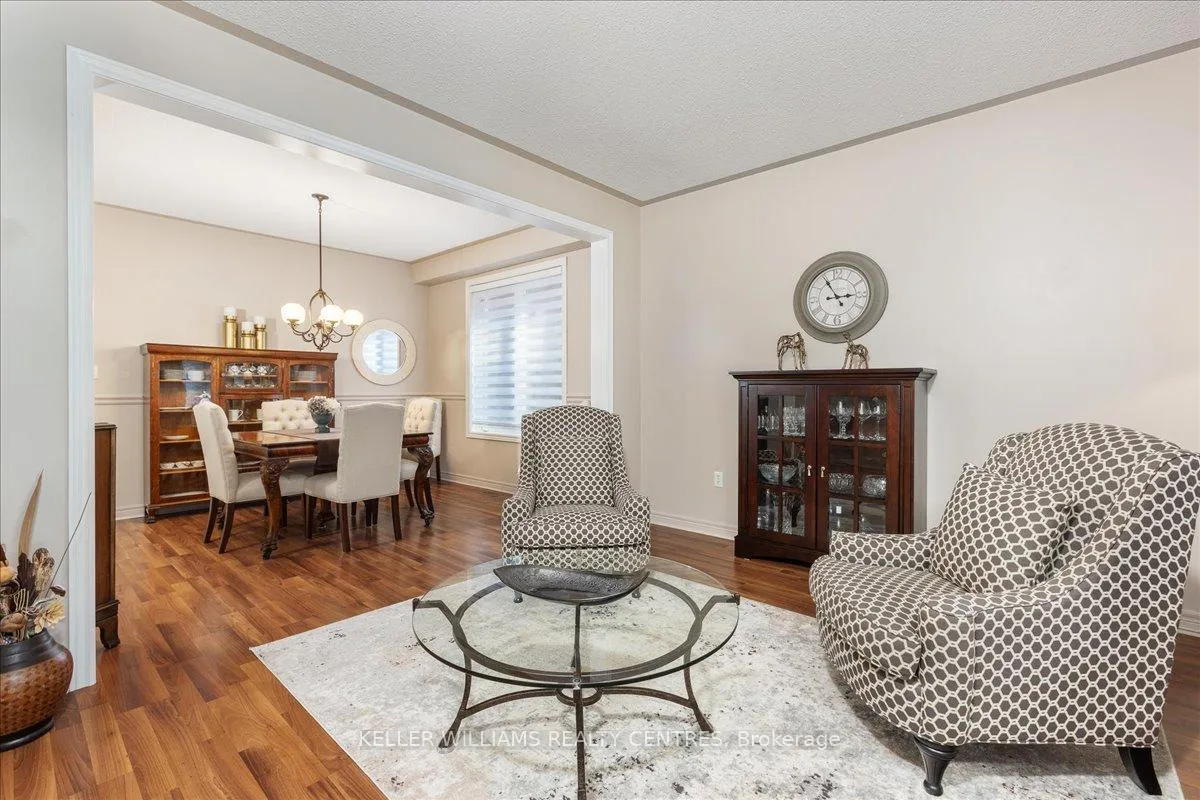 Photo 9 of 47 Ames Crescent, Aurora, Bayview Northeast — HOMEH