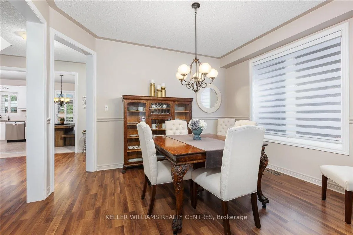 Photo 11 of 47 Ames Crescent, Aurora, Bayview Northeast — HOMEH