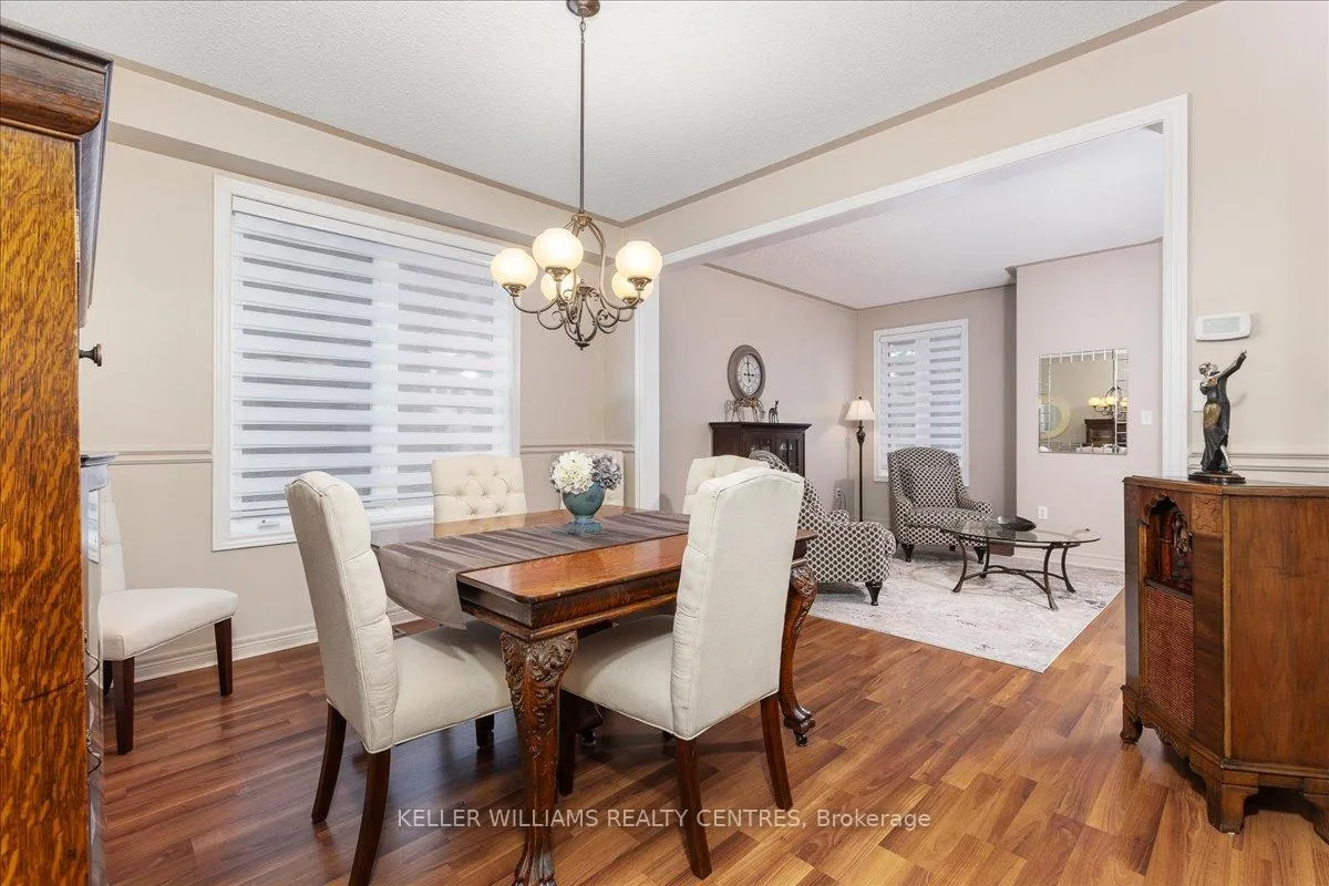 Photo 12 of 47 Ames Crescent, Aurora, Bayview Northeast — HOMEH
