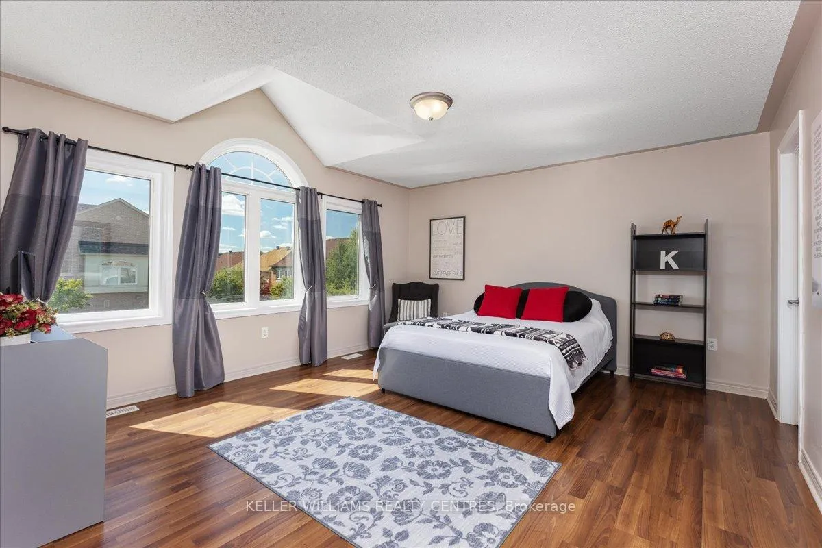 Photo 28 of 47 Ames Crescent, Aurora, Bayview Northeast — HOMEH