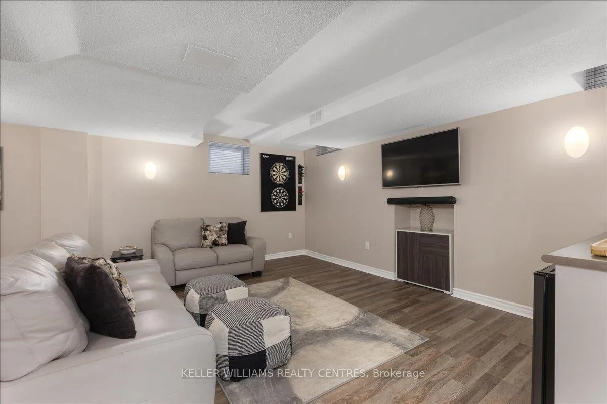 Photo 33 of 47 Ames Crescent, Aurora, Bayview Northeast — HOMEH