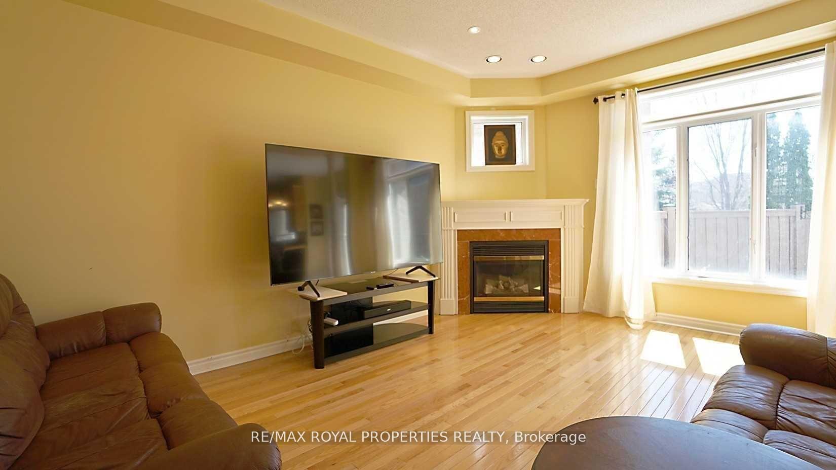 Photo 10 of 26 Ginger Grove, Vaughan, Sonoma Heights — HOMEH