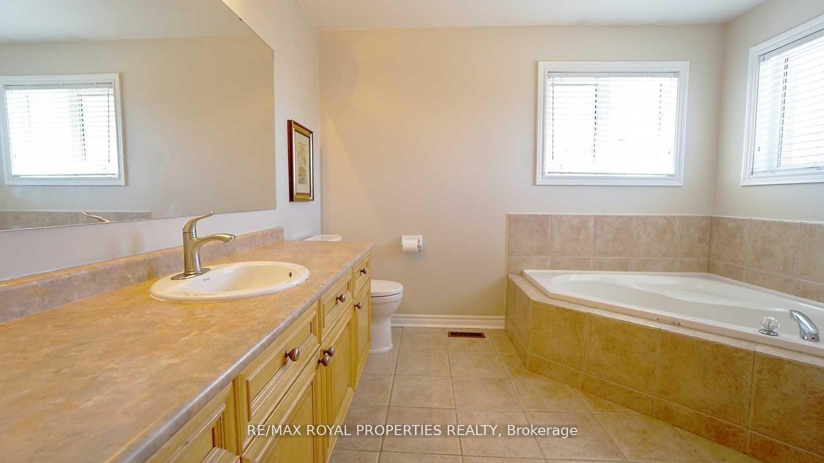 Photo 16 of 26 Ginger Grove, Vaughan, Sonoma Heights — HOMEH