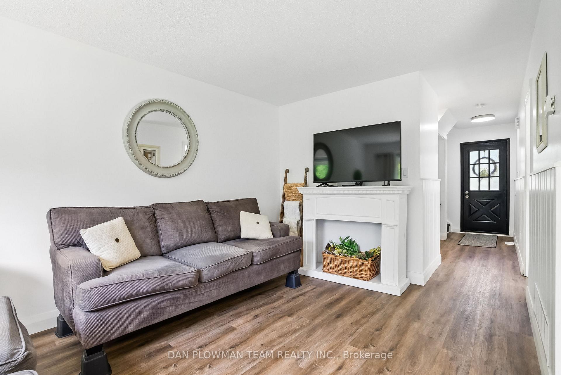 Photo 7 of 57 Kirby Crescent, Whitby, Blue Grass Meadows — HOMEH