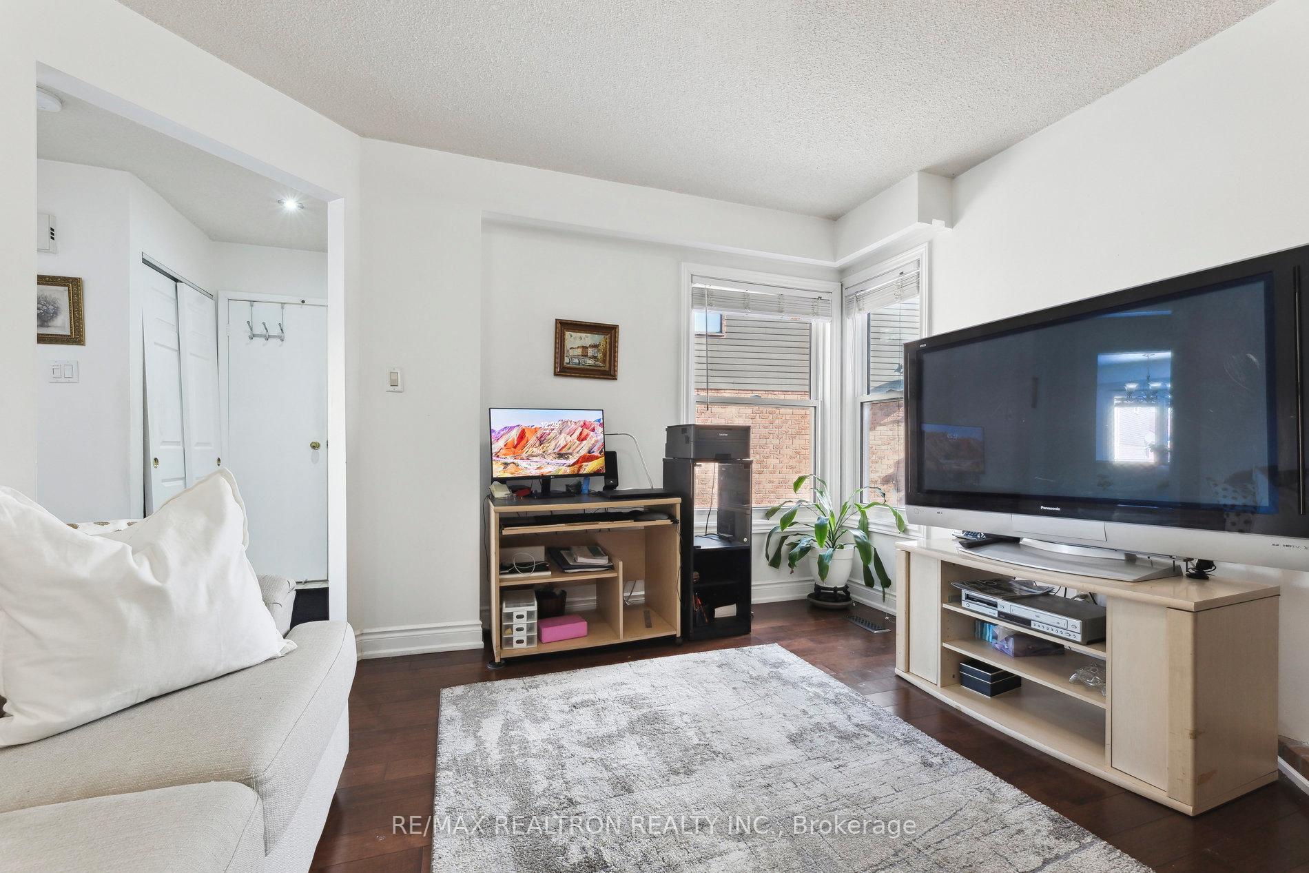 Photo 5 of 1065 Rathmore Crescent, Pickering, Liverpool — HOMEH