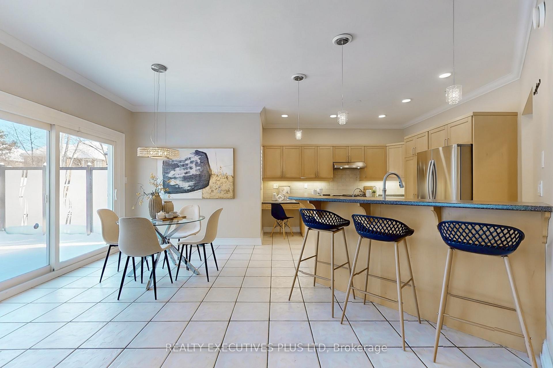 Photo 5 of 525 Summerpark Crescent, Pickering, Amberlea — HOMEH