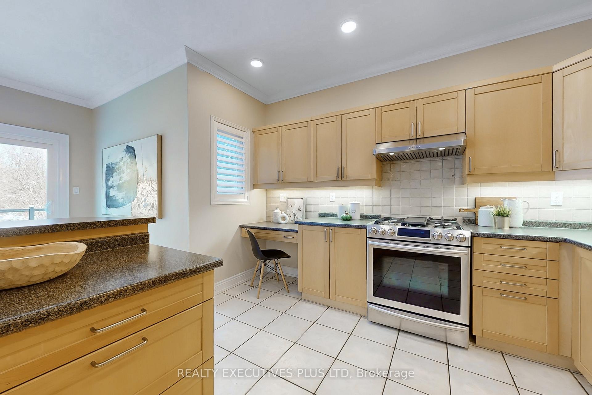 Photo 6 of 525 Summerpark Crescent, Pickering, Amberlea — HOMEH