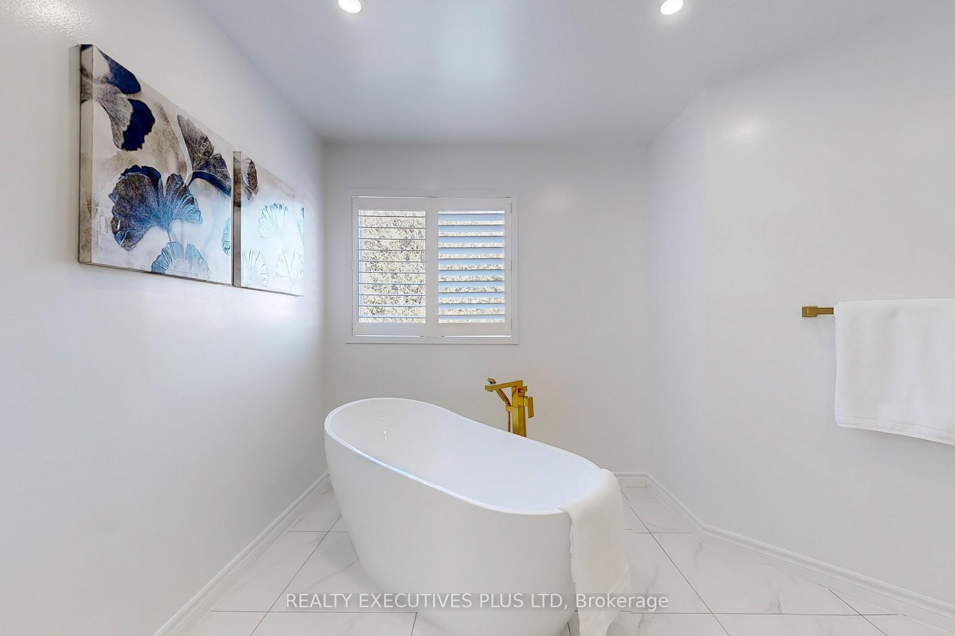 Photo 18 of 525 Summerpark Crescent, Pickering, Amberlea — HOMEH