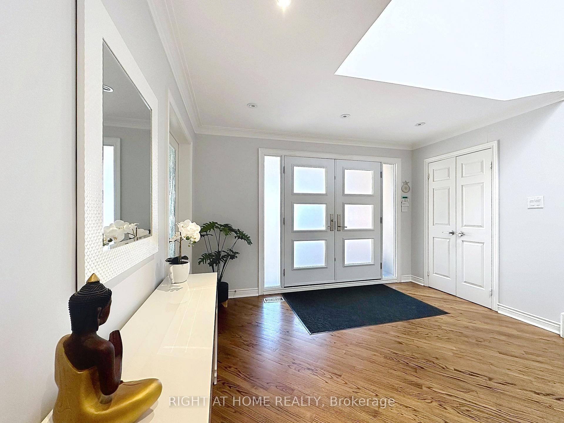 Photo 4 of 60 Helena Gardens, Vaughan, Crestwood-Springfarm-Yorkhill — HOMEH