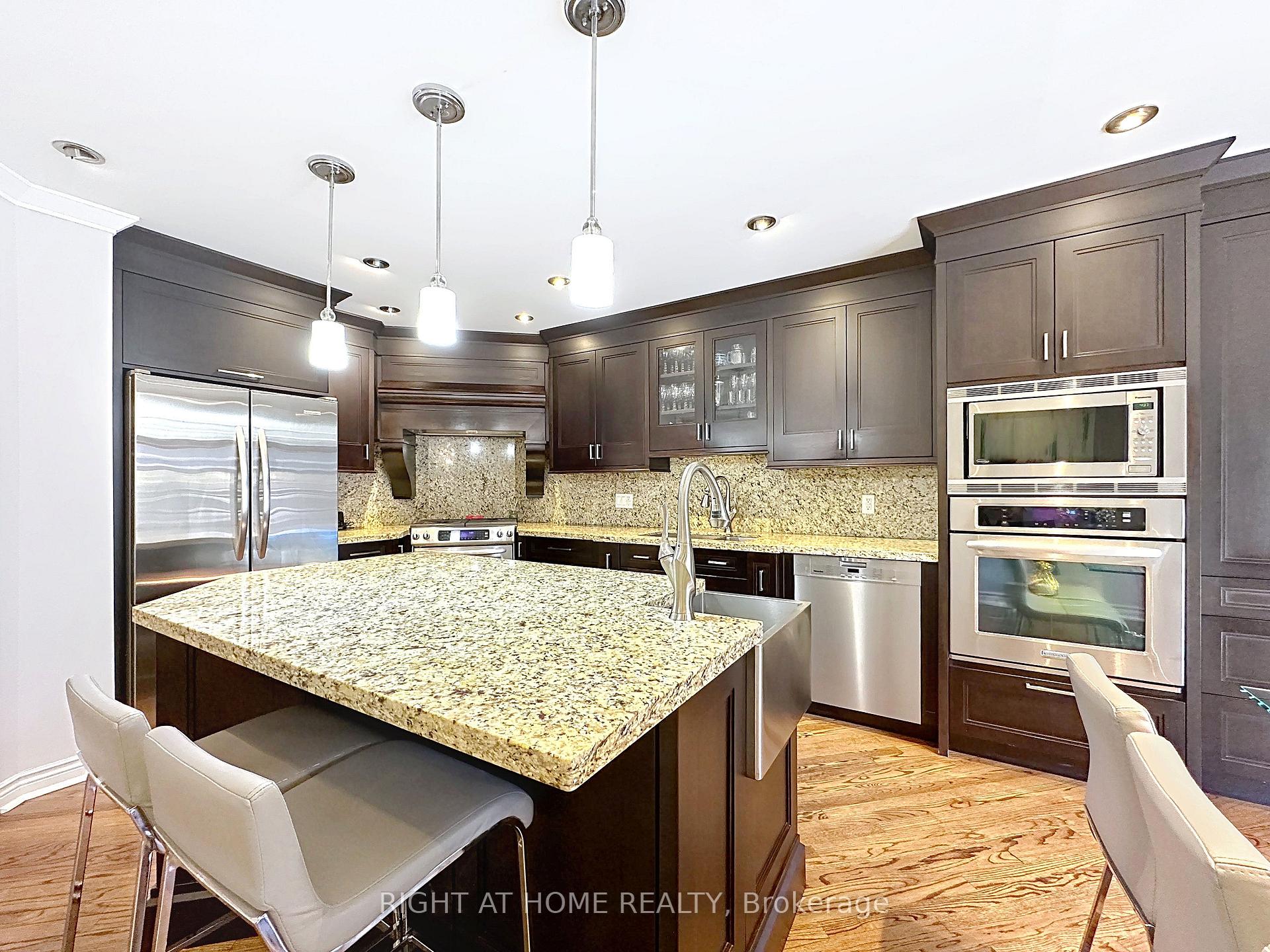 Photo 10 of 60 Helena Gardens, Vaughan, Crestwood-Springfarm-Yorkhill — HOMEH