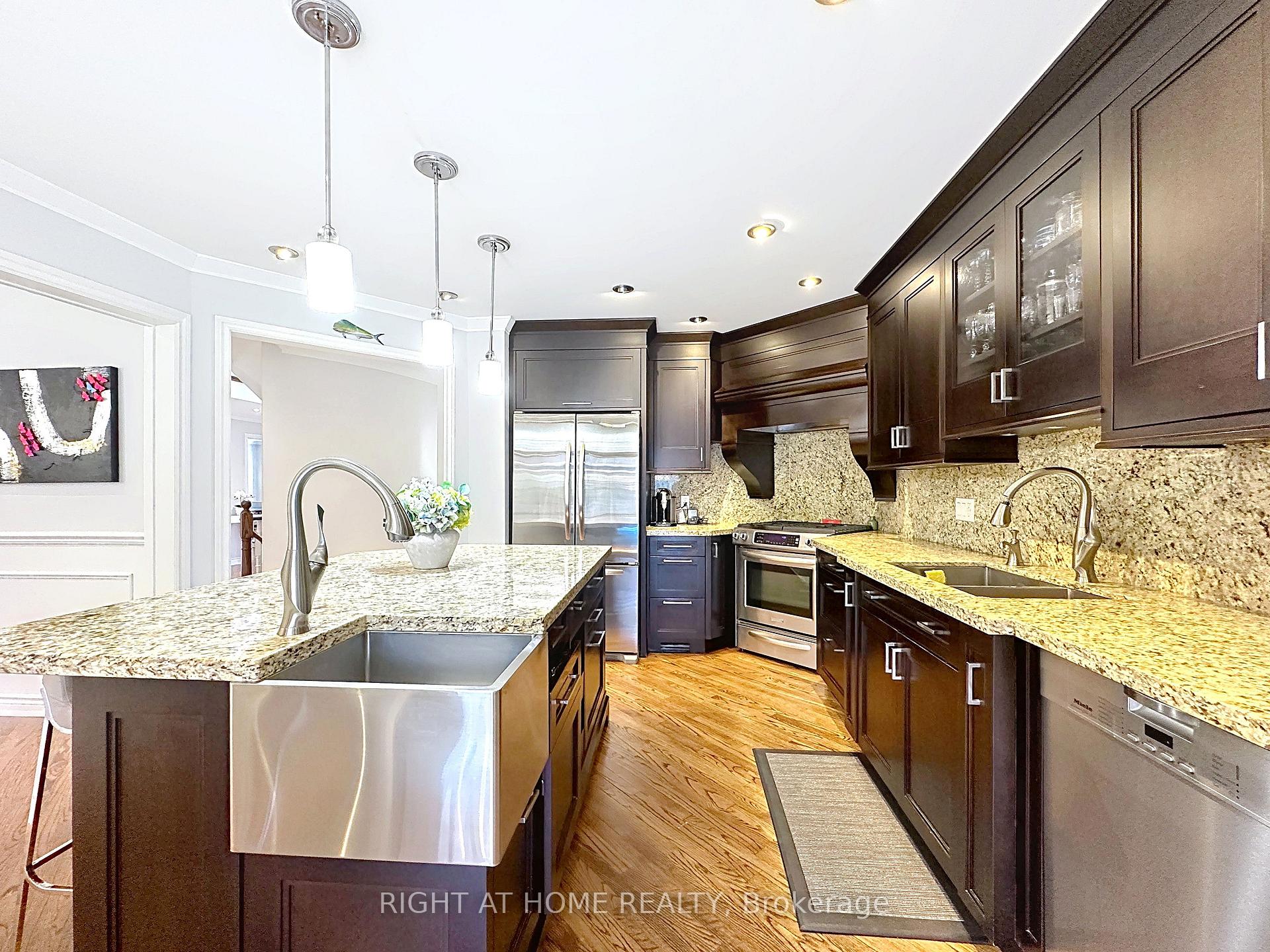 Photo 11 of 60 Helena Gardens, Vaughan, Crestwood-Springfarm-Yorkhill — HOMEH