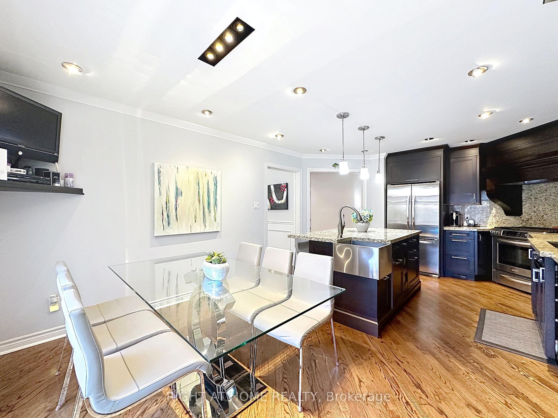 Photo 12 of 60 Helena Gardens, Vaughan, Crestwood-Springfarm-Yorkhill — HOMEH