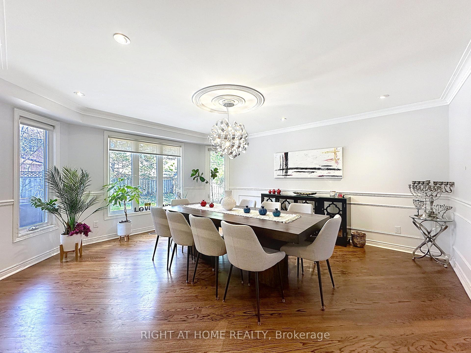 Photo 13 of 60 Helena Gardens, Vaughan, Crestwood-Springfarm-Yorkhill — HOMEH
