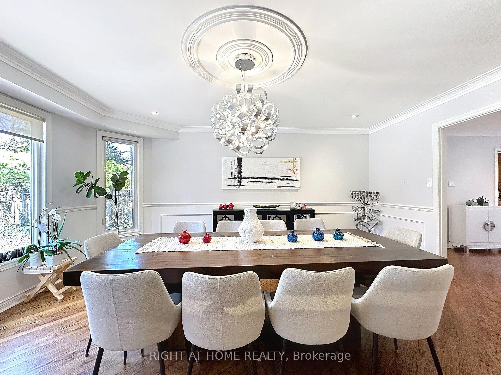 Photo 16 of 60 Helena Gardens, Vaughan, Crestwood-Springfarm-Yorkhill — HOMEH