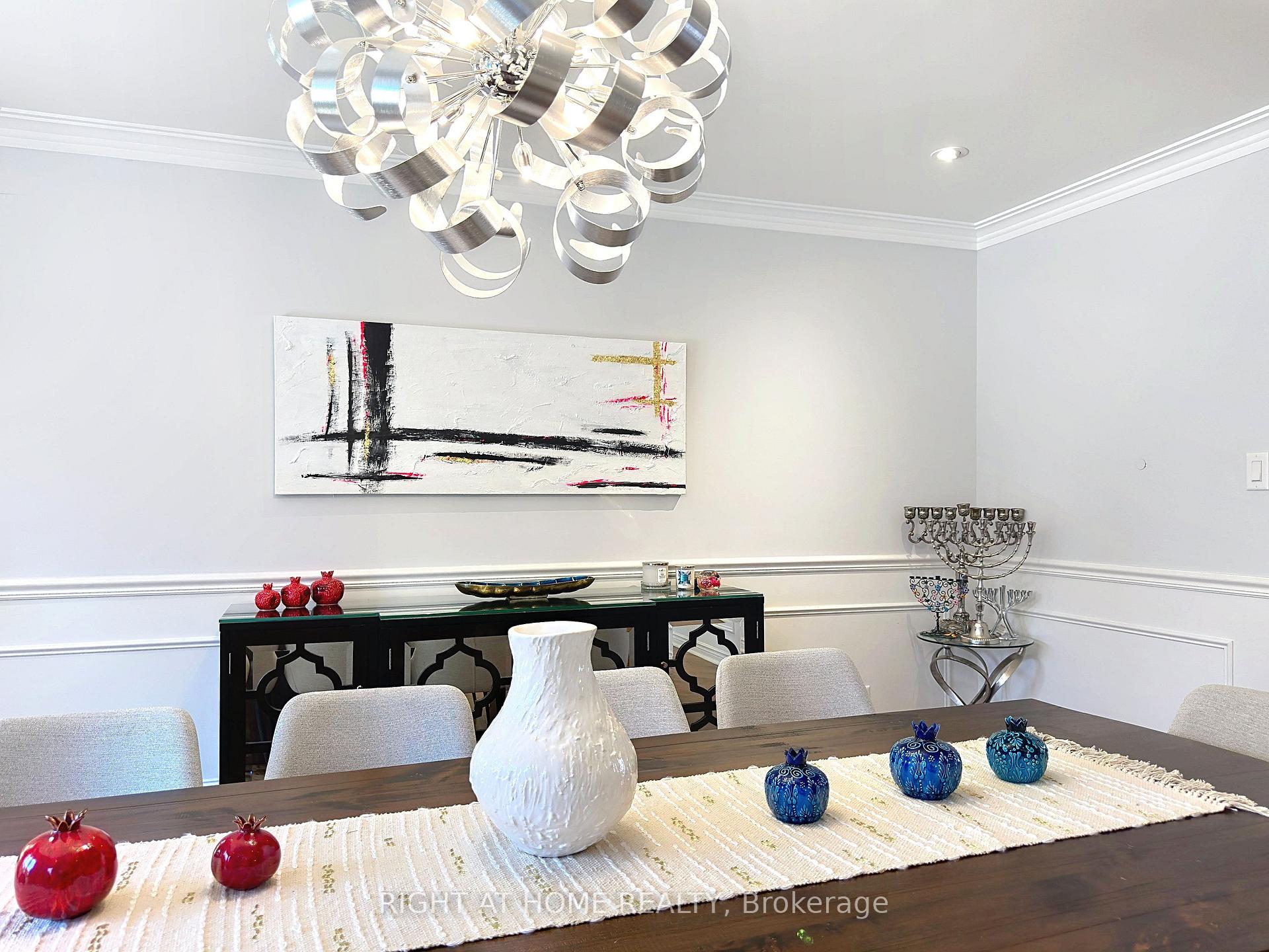 Photo 17 of 60 Helena Gardens, Vaughan, Crestwood-Springfarm-Yorkhill — HOMEH