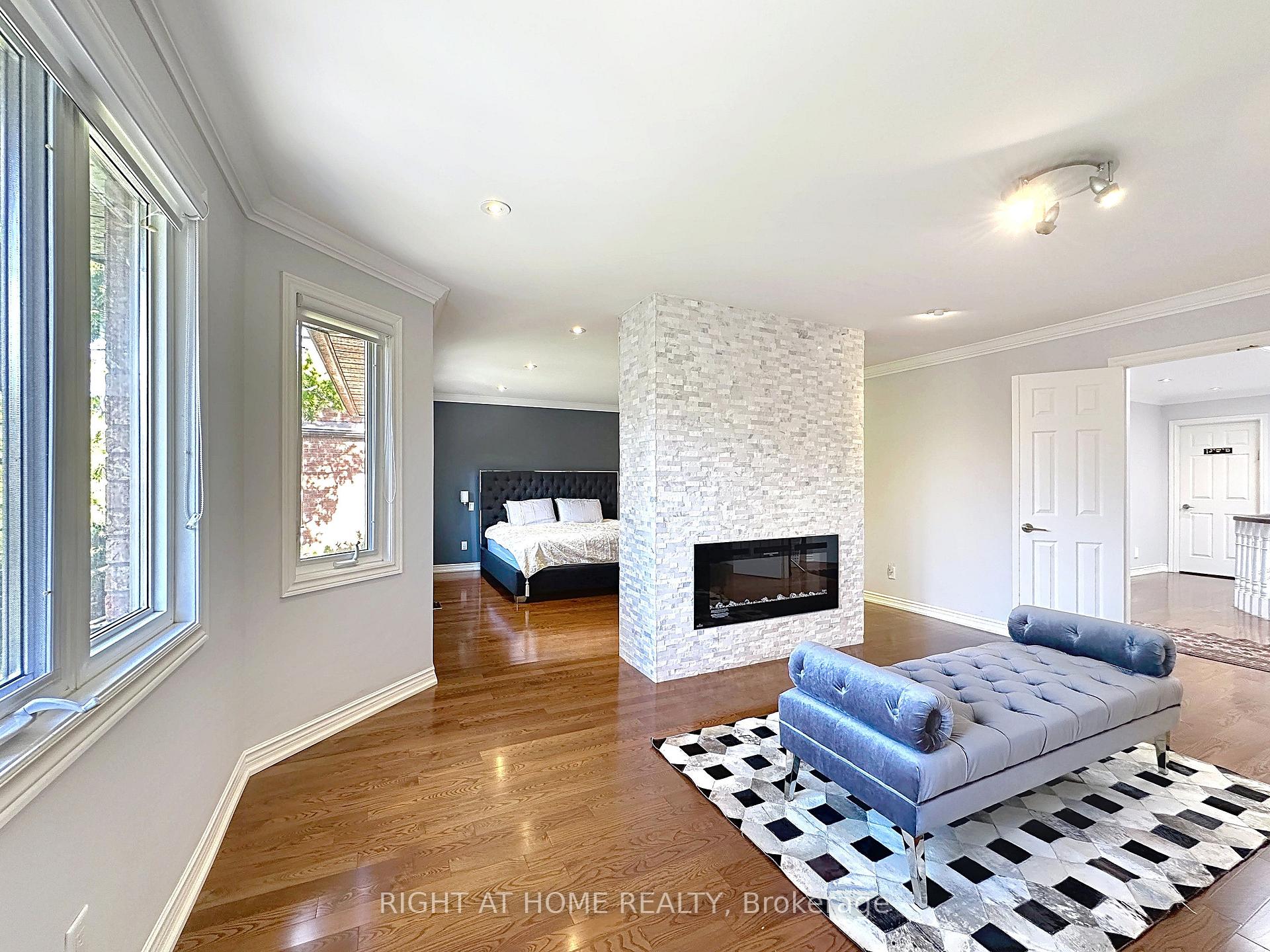 Photo 25 of 60 Helena Gardens, Vaughan, Crestwood-Springfarm-Yorkhill — HOMEH