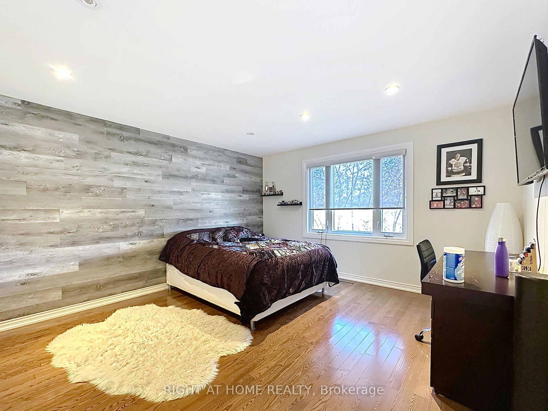 Photo 32 of 60 Helena Gardens, Vaughan, Crestwood-Springfarm-Yorkhill — HOMEH