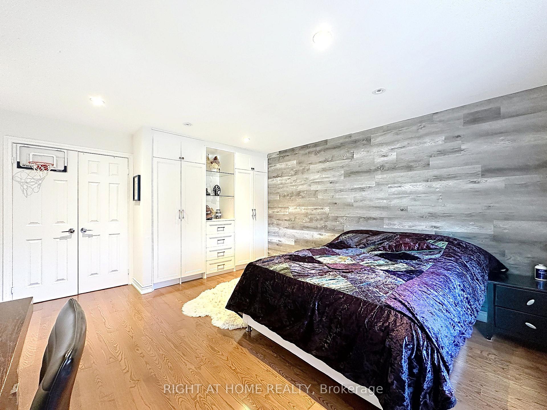 Photo 33 of 60 Helena Gardens, Vaughan, Crestwood-Springfarm-Yorkhill — HOMEH
