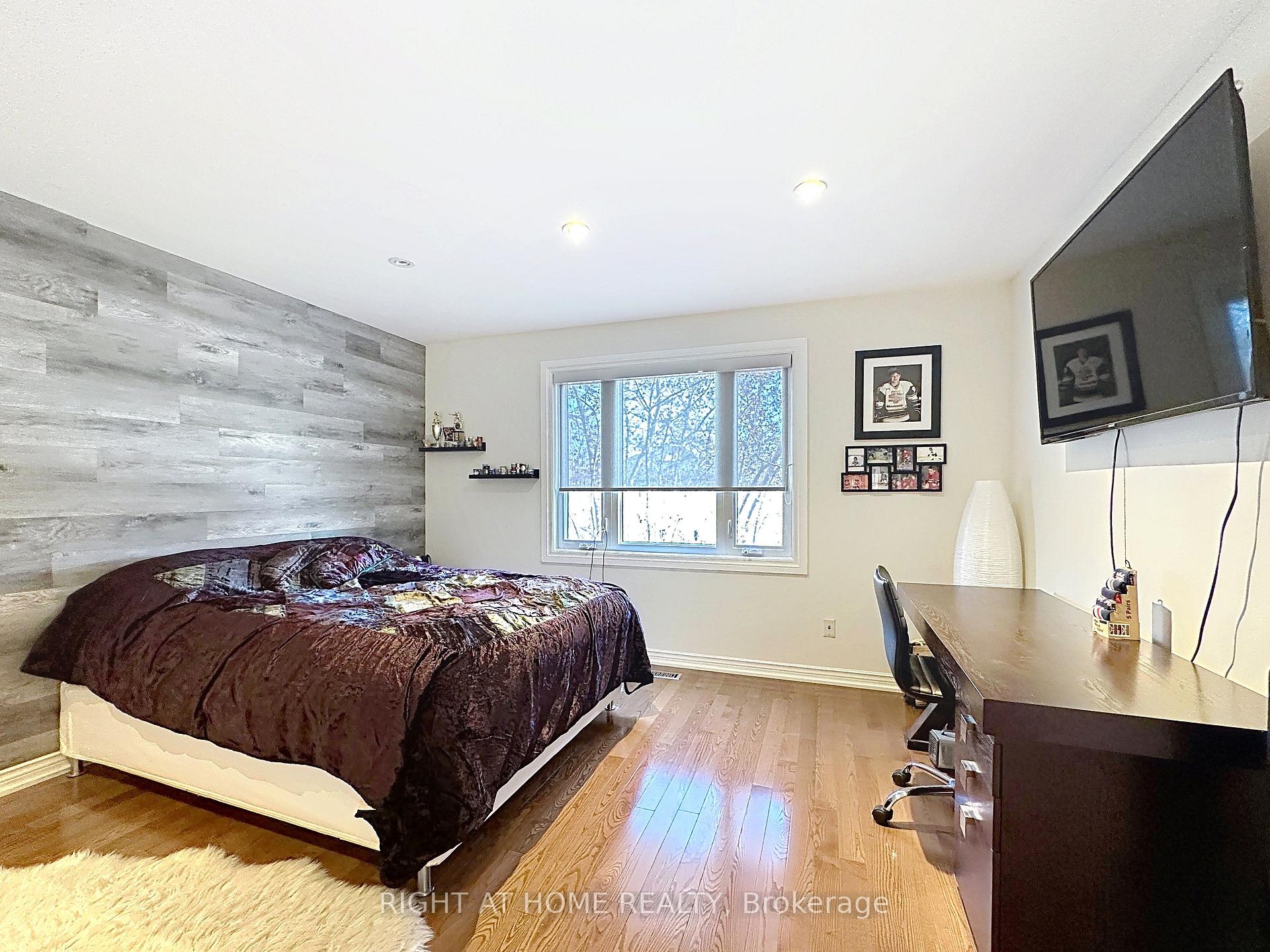 Photo 34 of 60 Helena Gardens, Vaughan, Crestwood-Springfarm-Yorkhill — HOMEH
