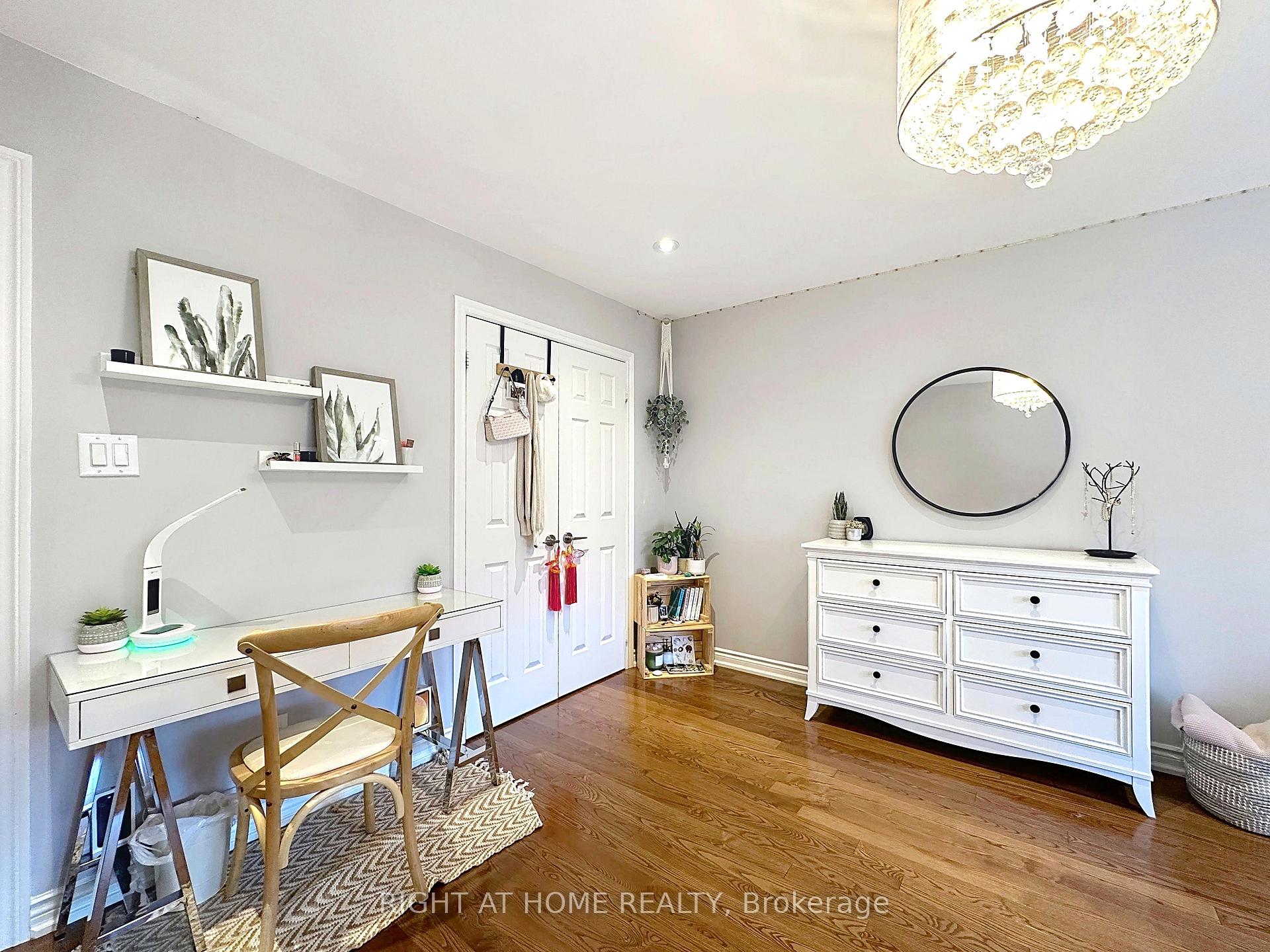 Photo 37 of 60 Helena Gardens, Vaughan, Crestwood-Springfarm-Yorkhill — HOMEH