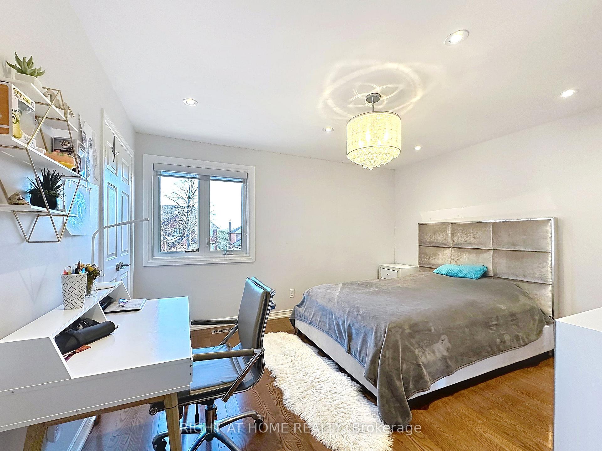 Photo 39 of 60 Helena Gardens, Vaughan, Crestwood-Springfarm-Yorkhill — HOMEH